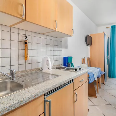 Apartment 1 Bedroom Cozy In Crikvenica
