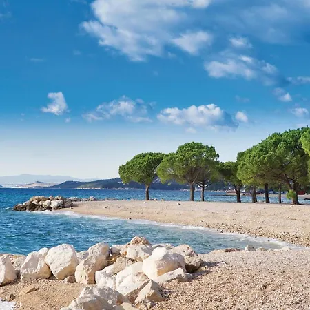 1 Bedroom Cozy In Crikvenica