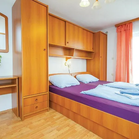 1 Bedroom Cozy In