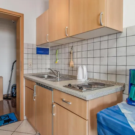 1 Bedroom Cozy In Apartment