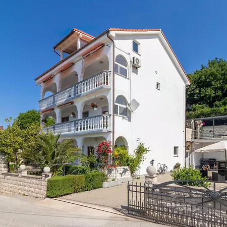 Cozy In With Wifi Apartman Crikvenica