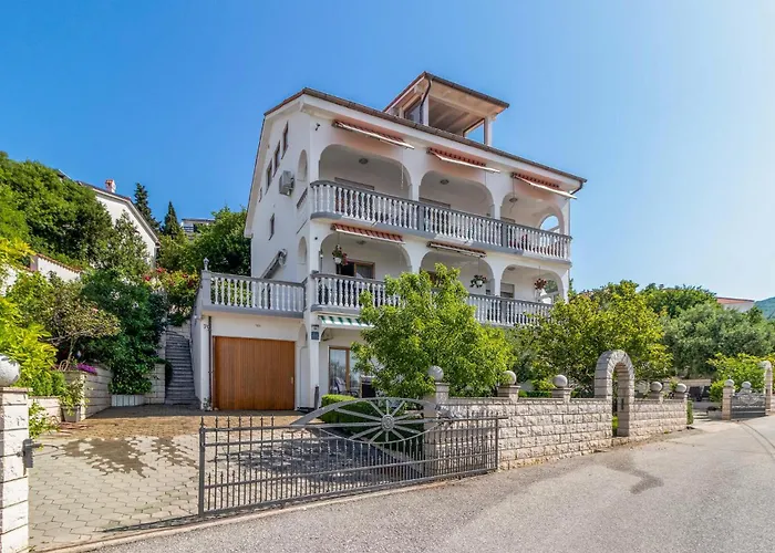 1 Bedroom Cozy In דירה