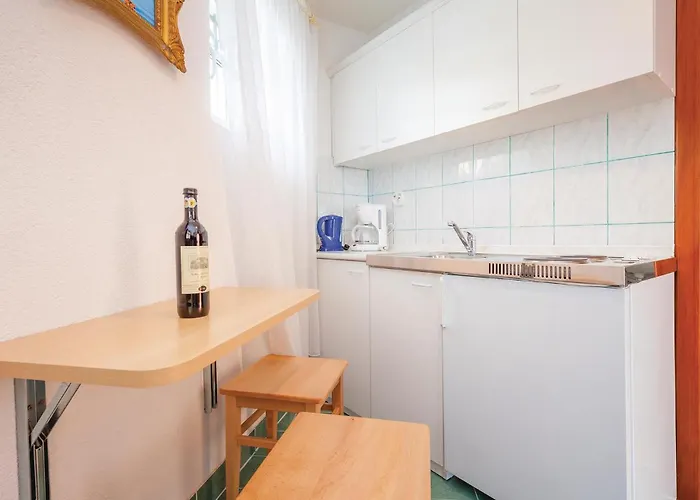 1 Bedroom Cozy In דירה קריקווניצה